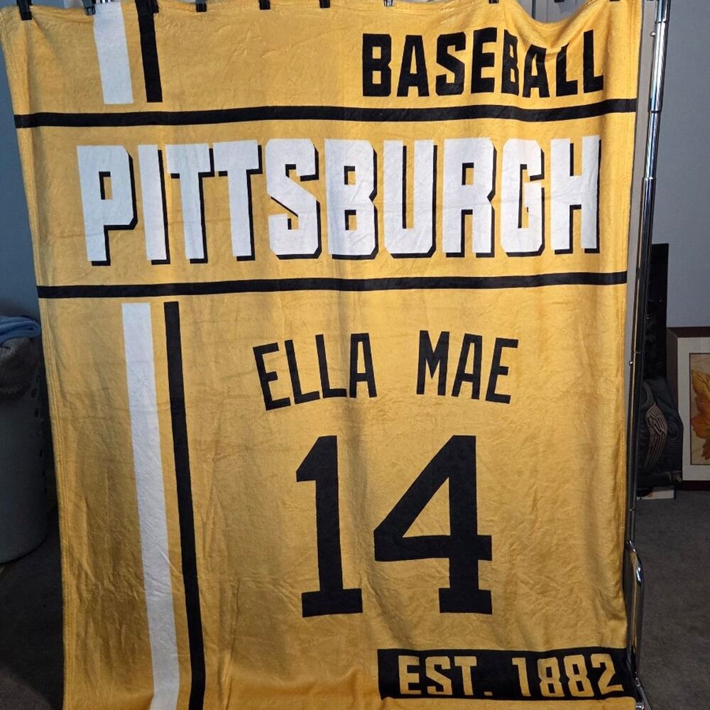 Pittsburgh Baseball Ella Mae 14 Double Sided Floral Plush Blanket 50x60 NWOT